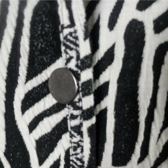 Chicos Jacket Womens L 3 Zebra Print Art to Wear Black White Textured Blazer - Picture 7 of 11